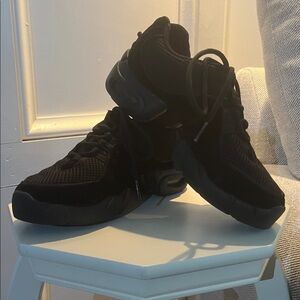 Women’s Bloch Black Split Sole Dance Sneakers size 7